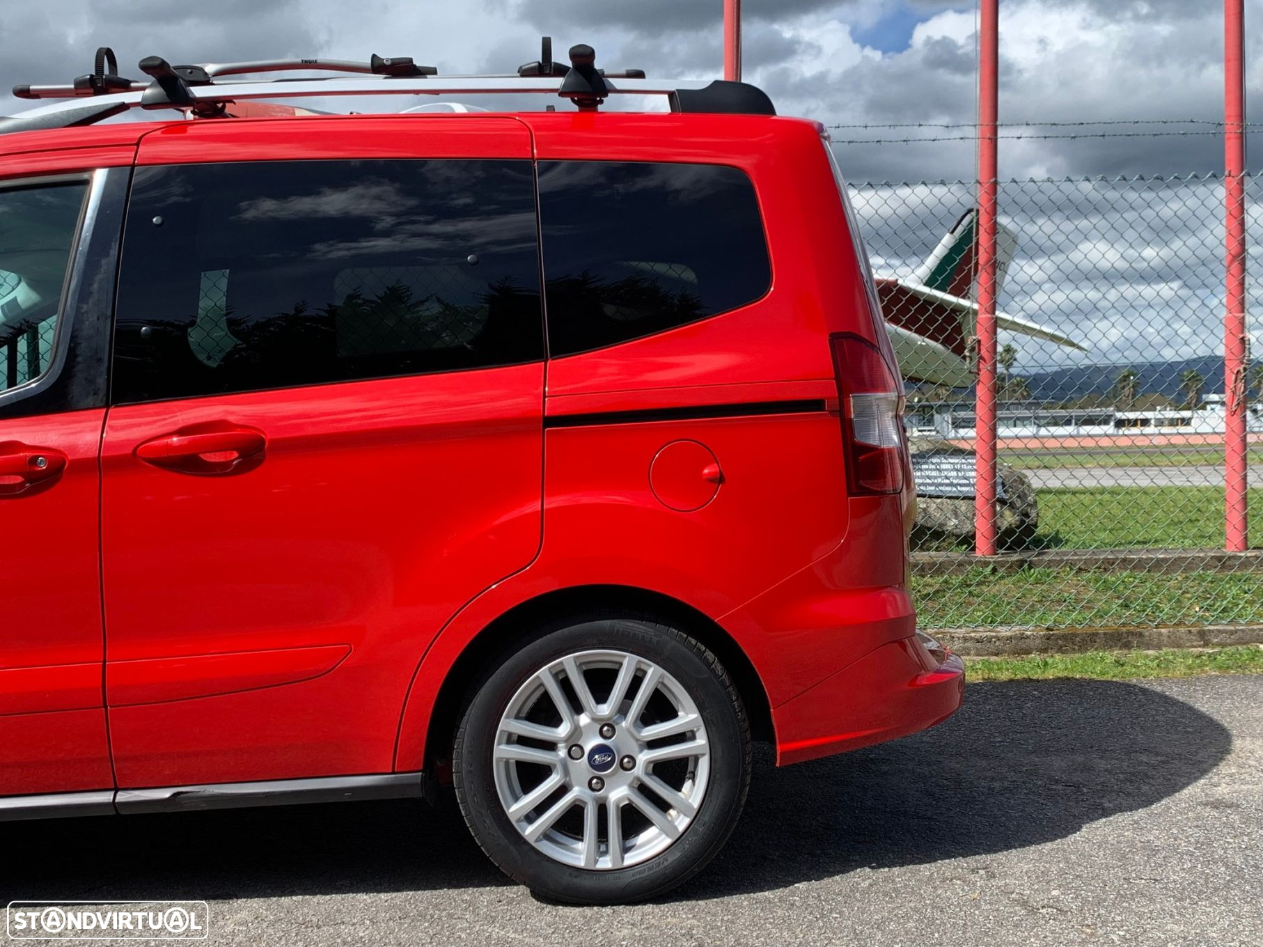 Ford Tourneo Connect 1.0i EcoBoost Titanium - 53