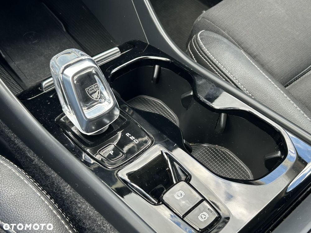 Volvo XC 40 - 24