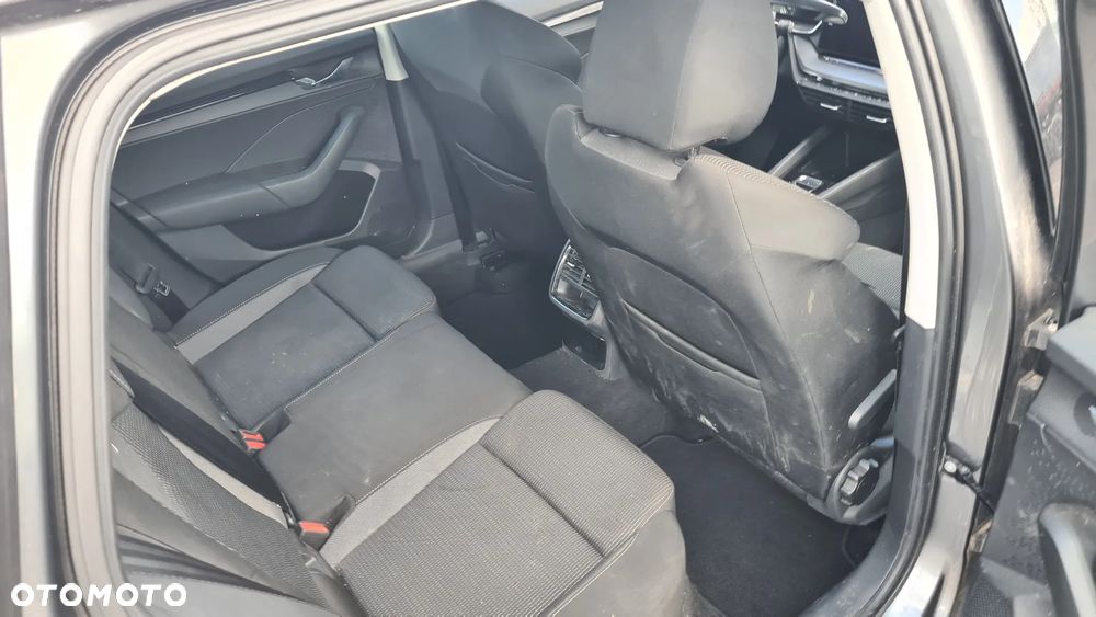Skoda Octavia 2.0 TDI Ambition DSG - 8