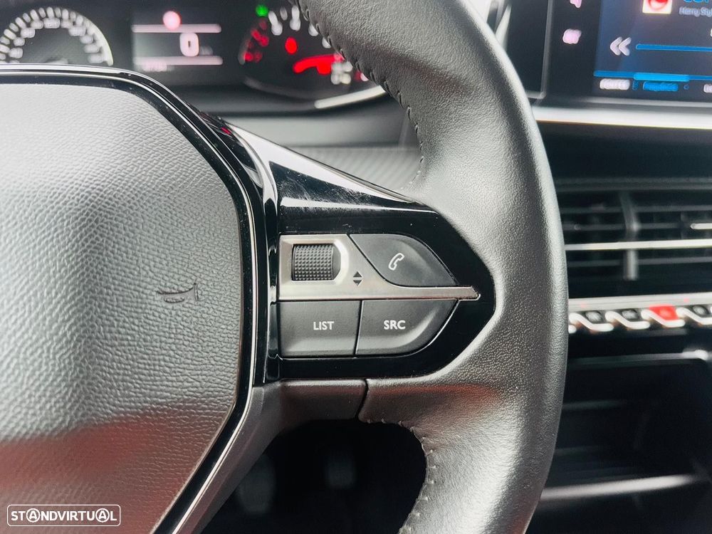 Peugeot 208 1.2 PureTech SE Style - 27