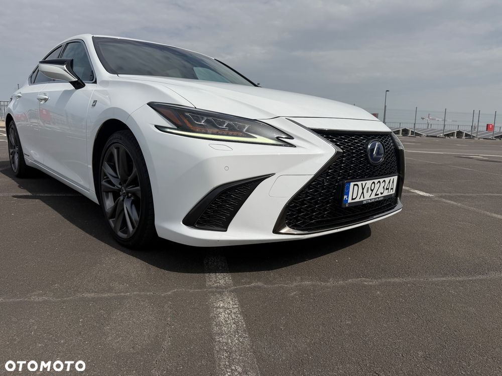 Lexus ES 300h F Sport - 5