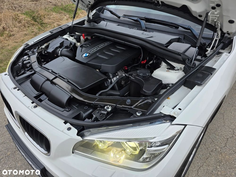 BMW X1 sDrive18d xLine - 25