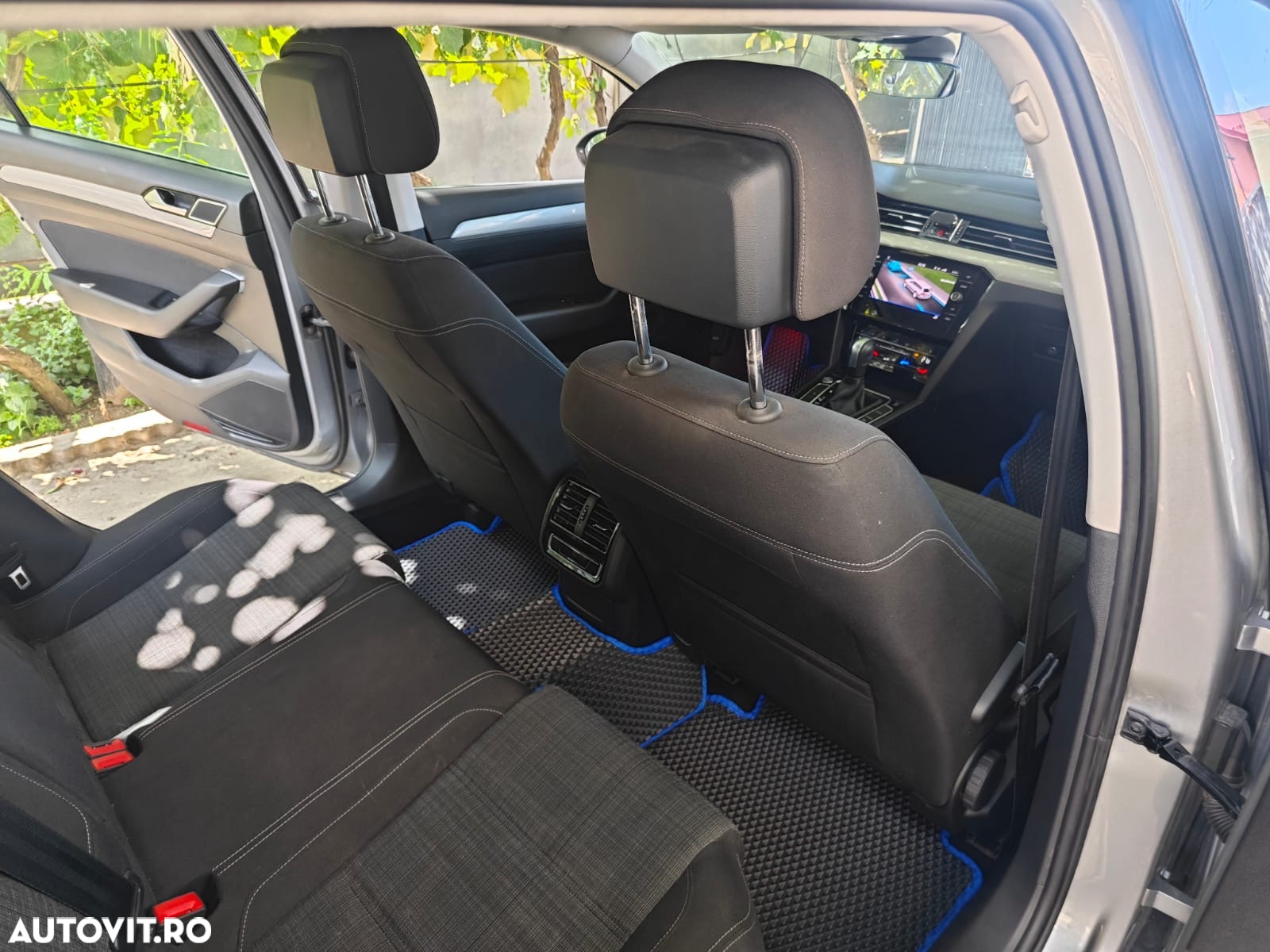 Volkswagen Passat Variant 2.0 TDI SCR DSG Business - 12
