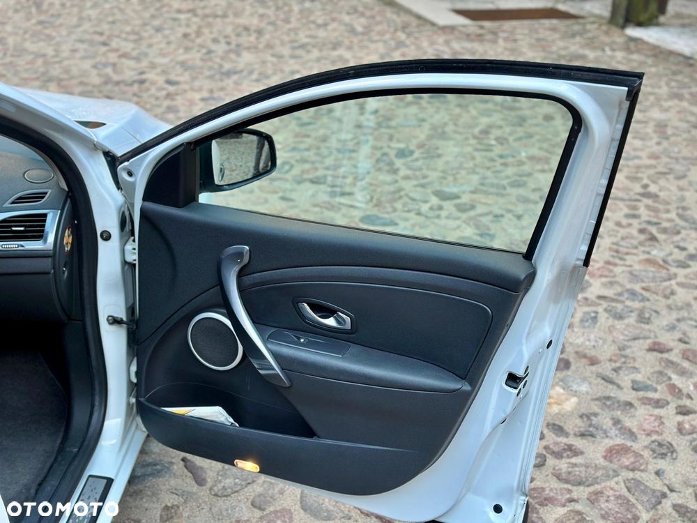 Renault Megane dCi 160 FAP GT - 24