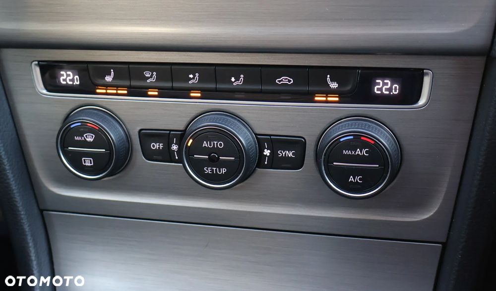 Volkswagen Golf - 11