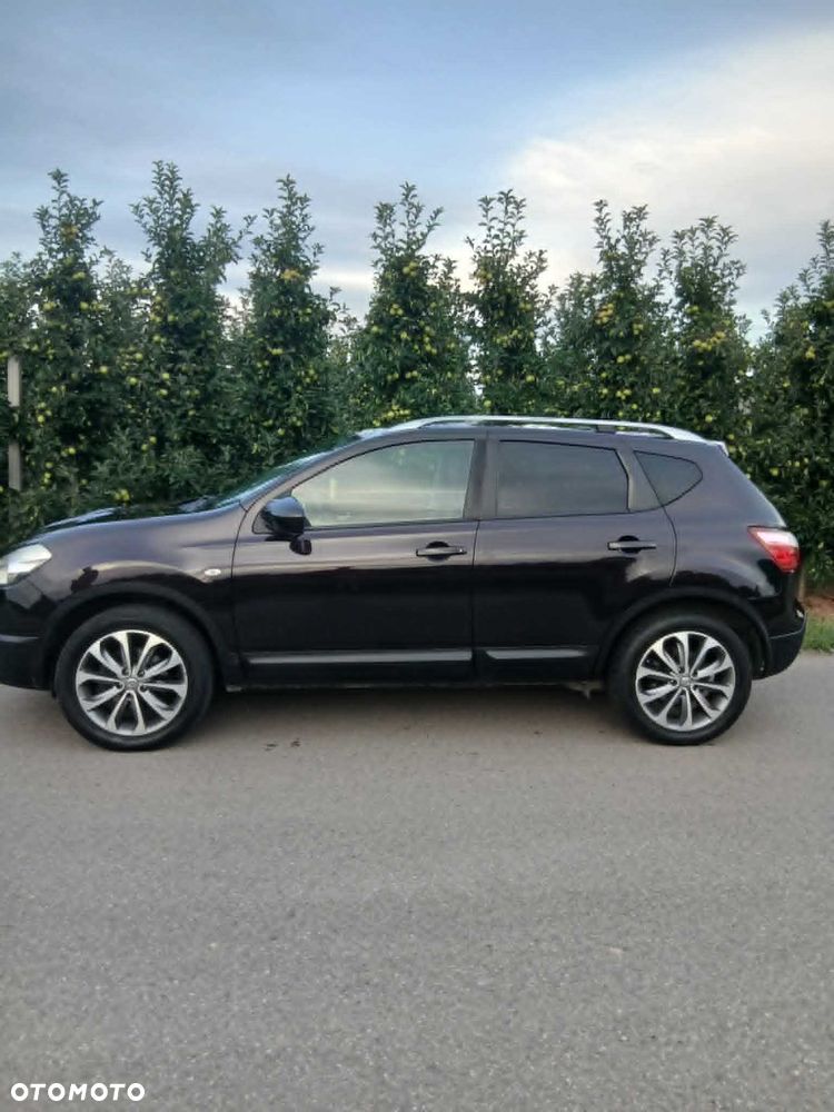 Nissan Qashqai - 2