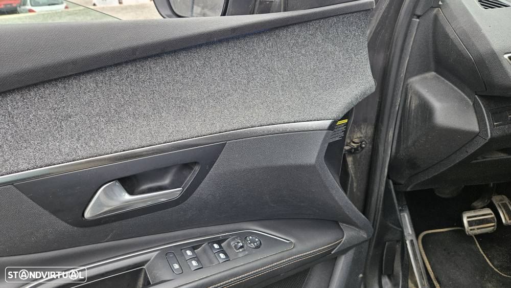 Peugeot 3008 1.5 BlueHDi GT Line EAT8 - 26