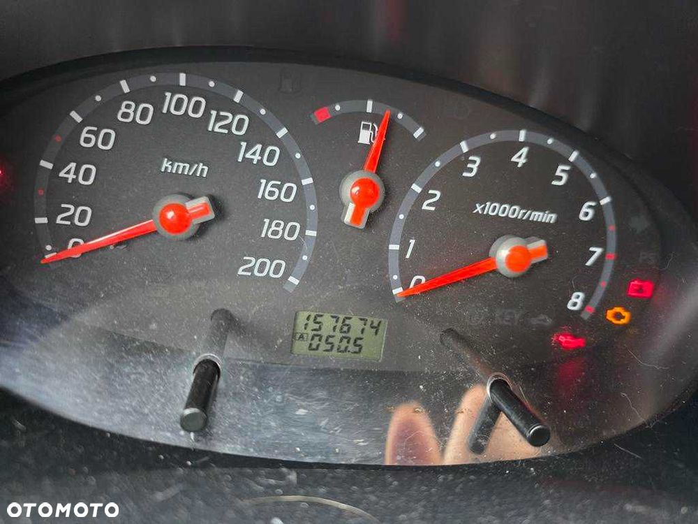 Nissan Micra - 5