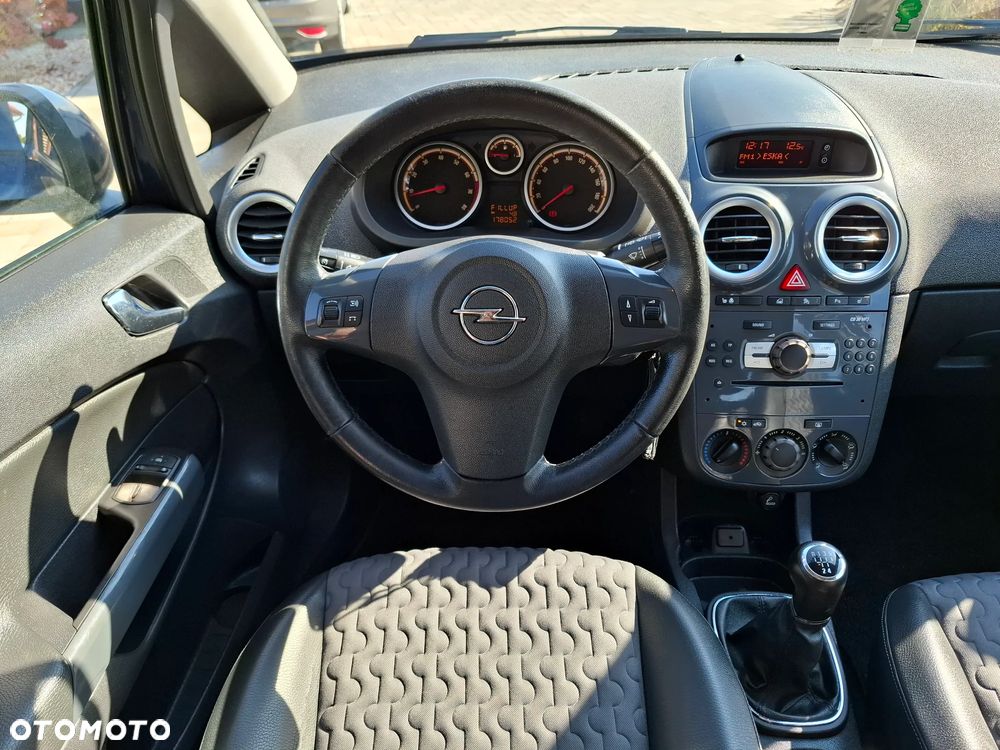 Opel Corsa 1.4 T Cosmo S&S - 32