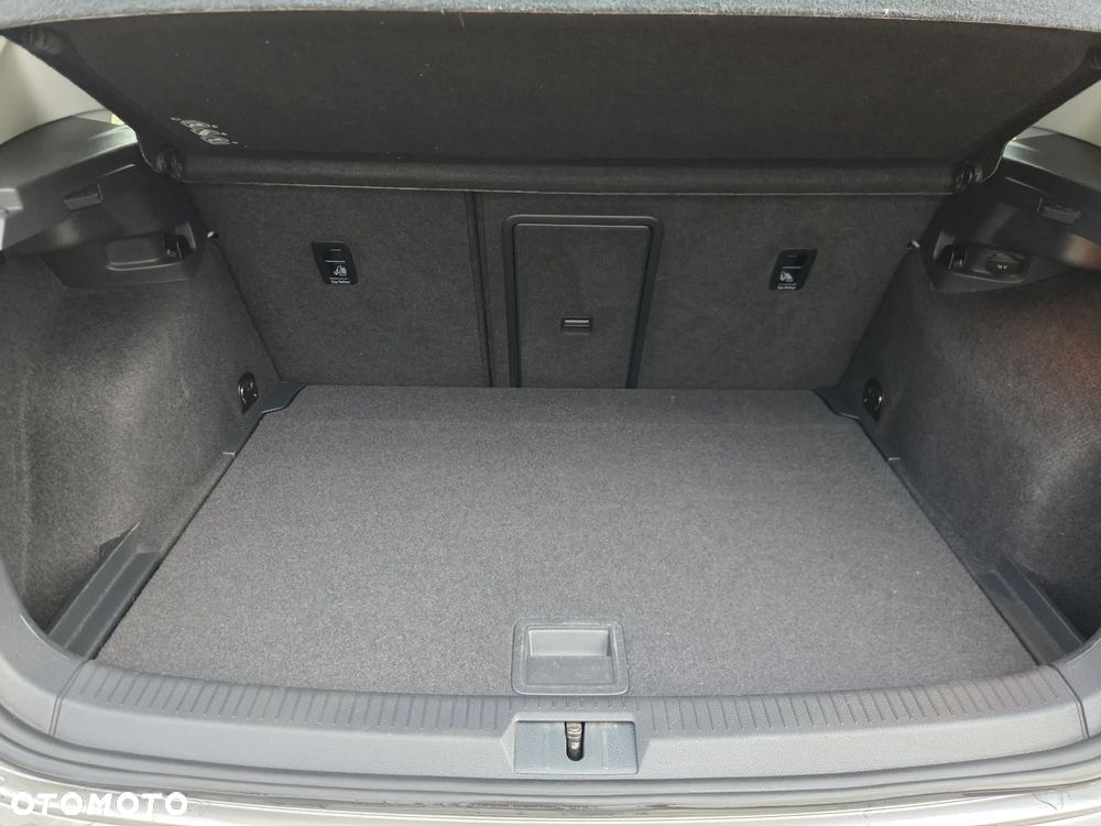 Volkswagen Golf 1.4 TSI BMT Comfortline - 31