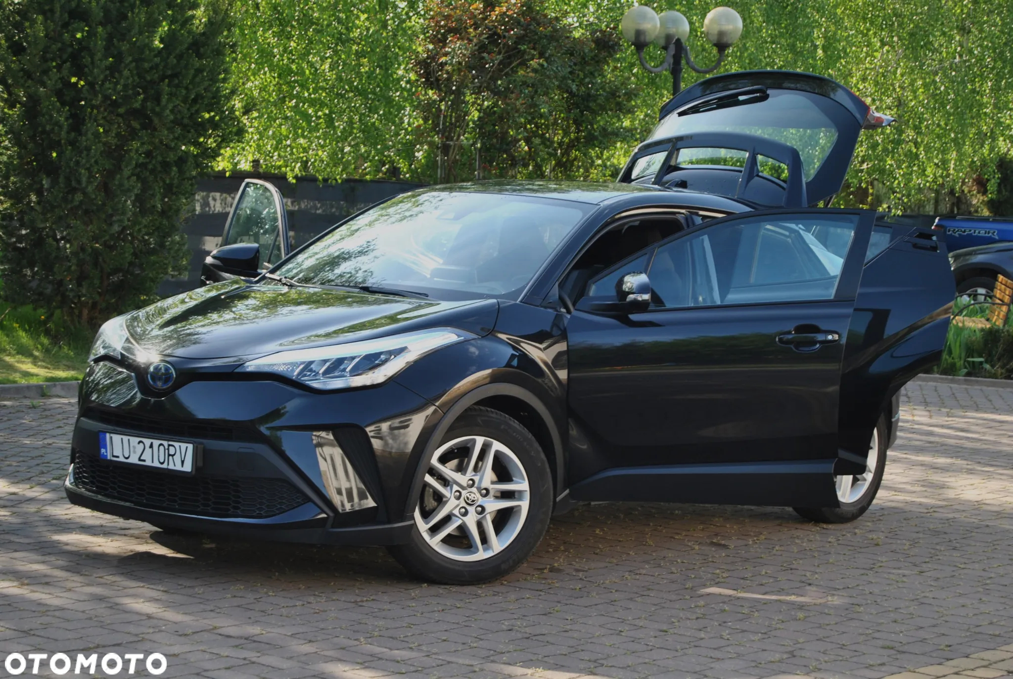 Toyota C-HR Hybrid Style Selection - 23