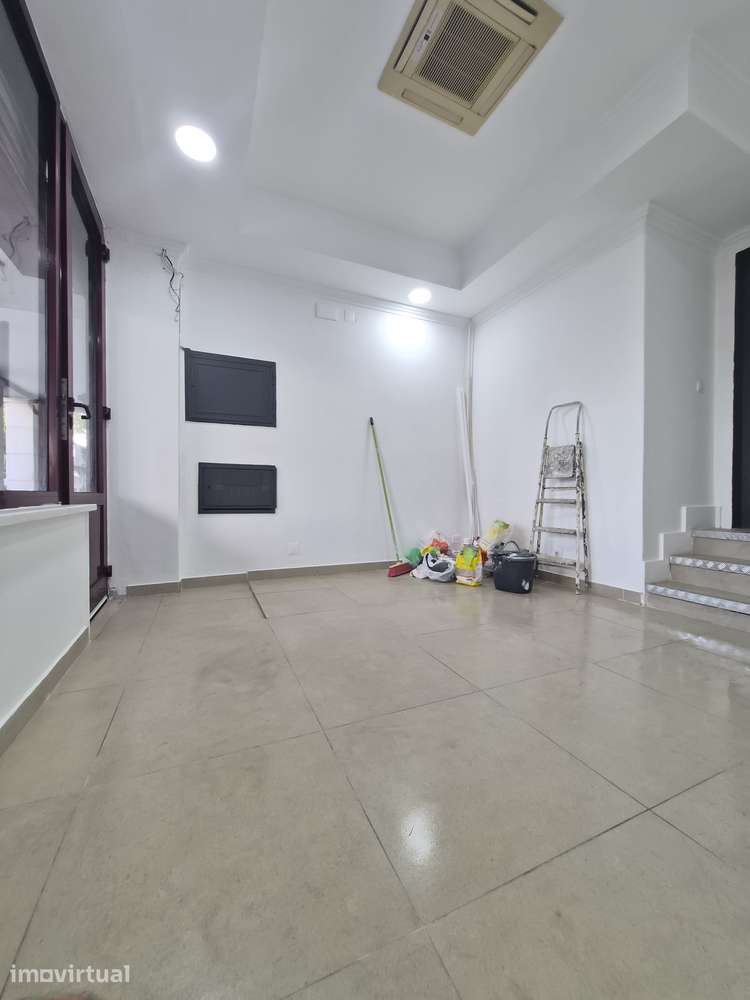 MAGNÍFICA LOJA DE 2 PISOS - ZONA PREMIUM LARANJEIRO - Grande imagem: 4/32