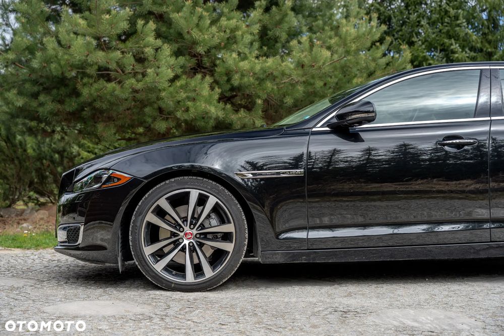Jaguar XJ 3.0 T AWD Portfolio - 16