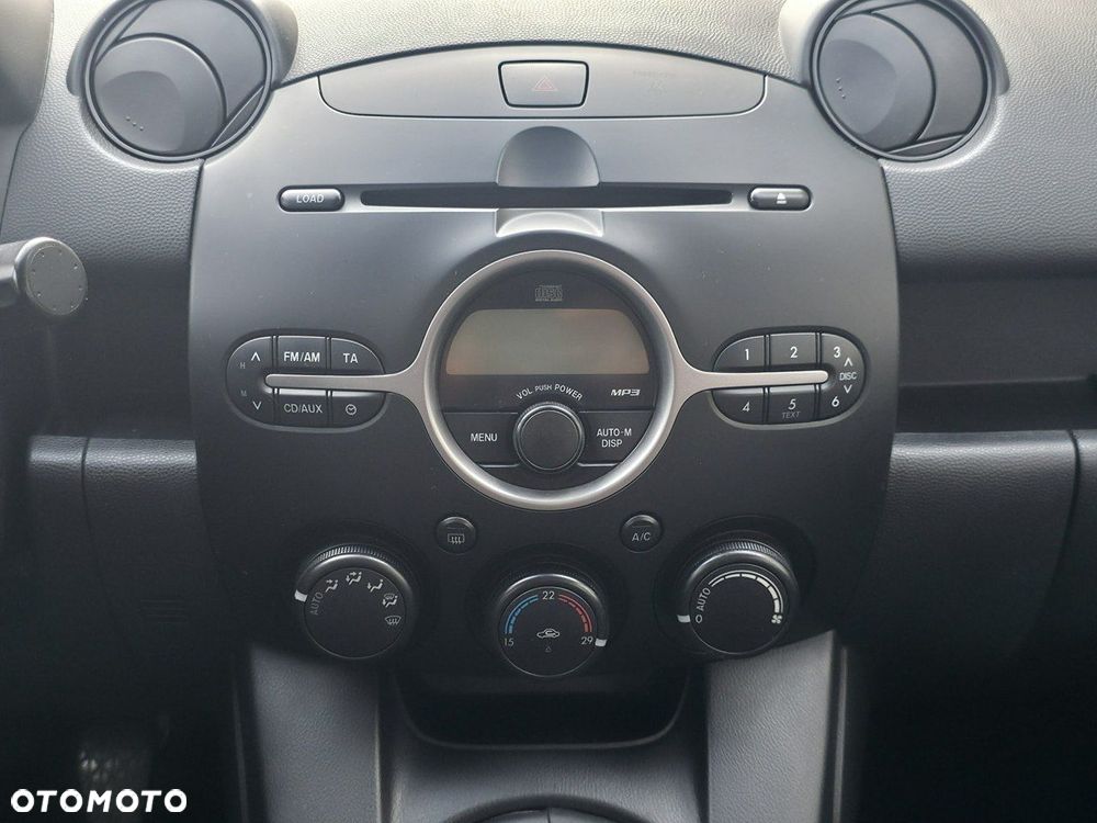 Mazda 2 - 15