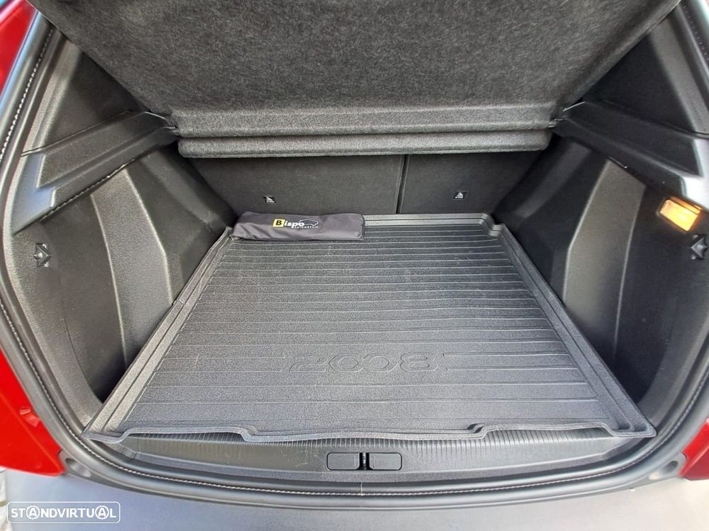 Peugeot 2008 PureTech 130 EAT8 GT - 17