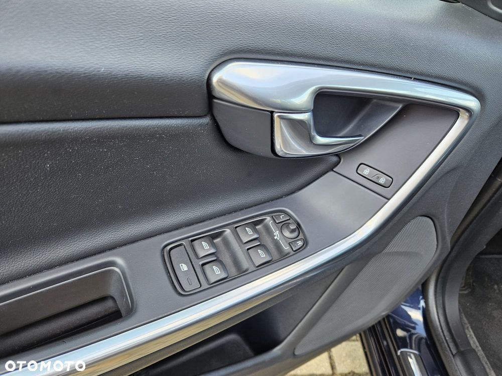 Volvo V60 D4 Momentum - 10