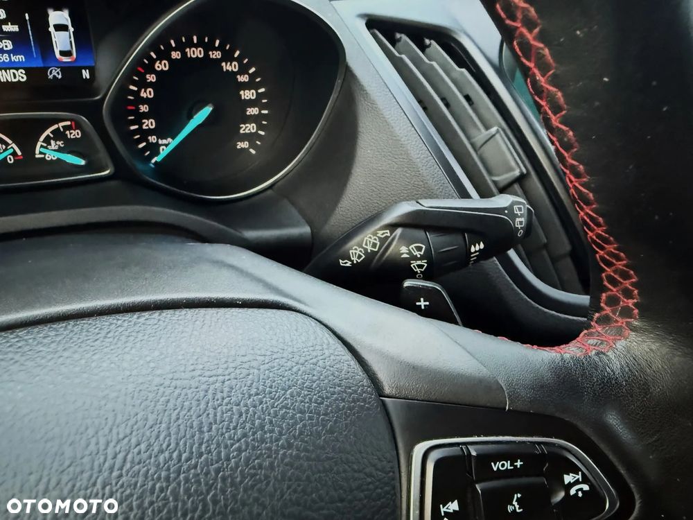 Ford Kuga 2.0 TDCi 4x4 ST-Line - 23