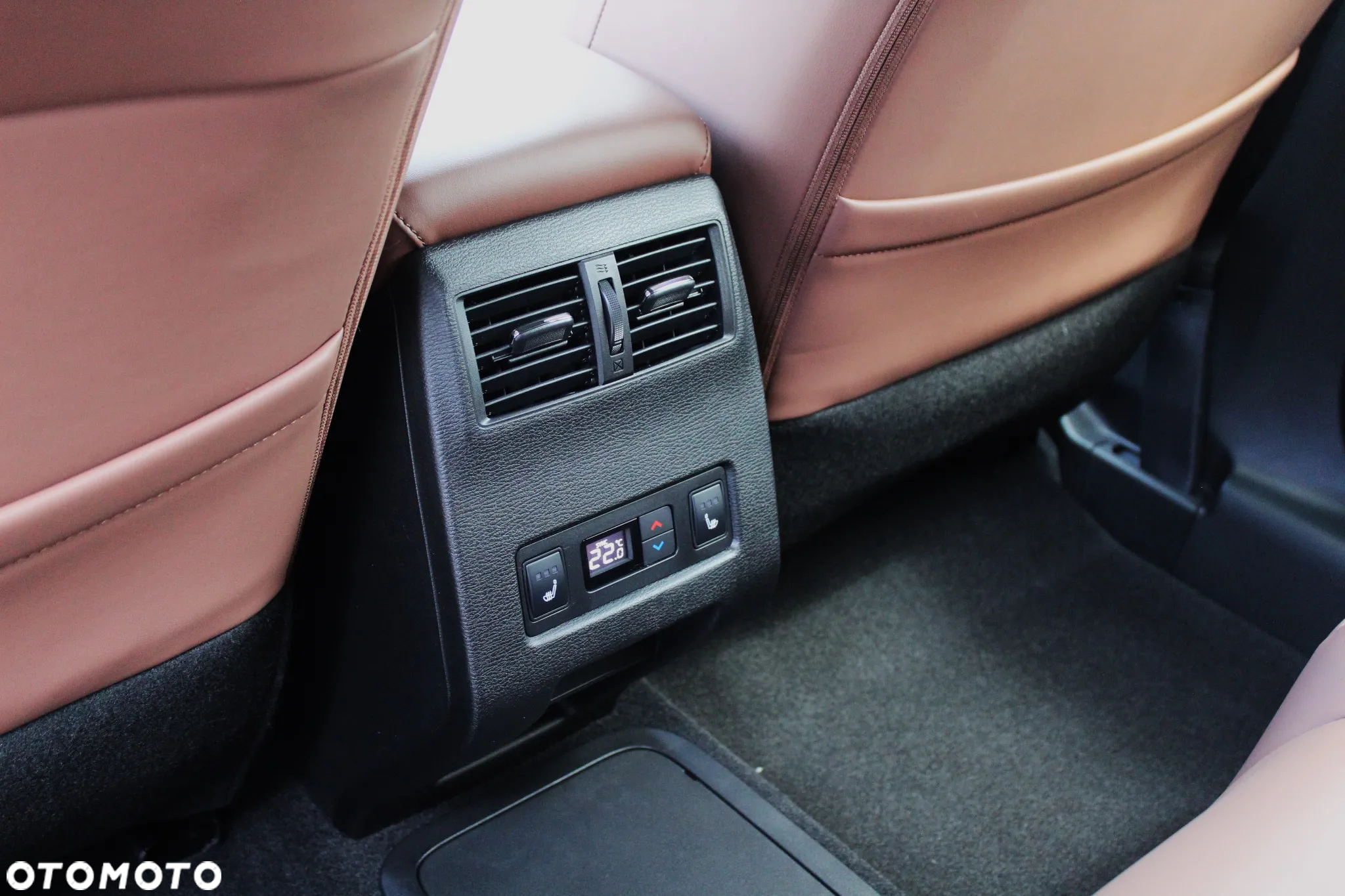 Mitsubishi Outlander PHEV Instyle Plus - 14