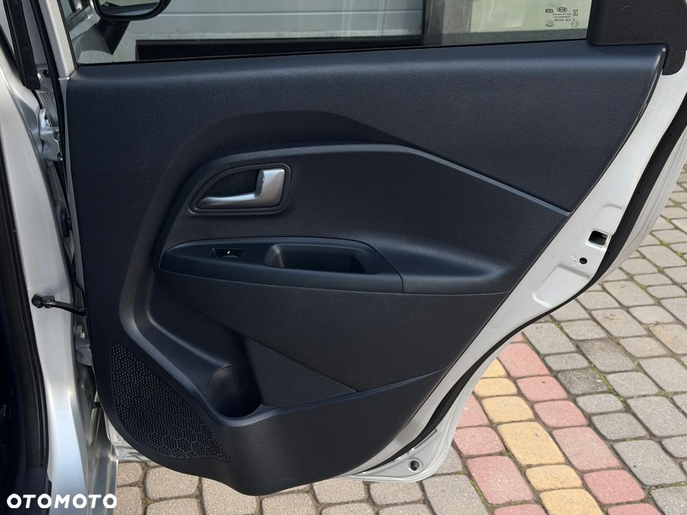Kia Rio 1.2 ISG Uefa Euro 2016 - 36