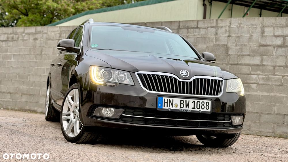 Skoda Superb 2.0 TDI DSG Exclusive - 27