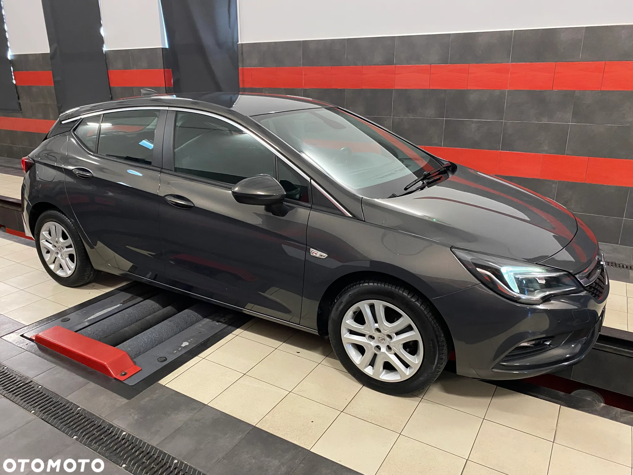 Opel Astra V 1.4 T Dynamic - 12