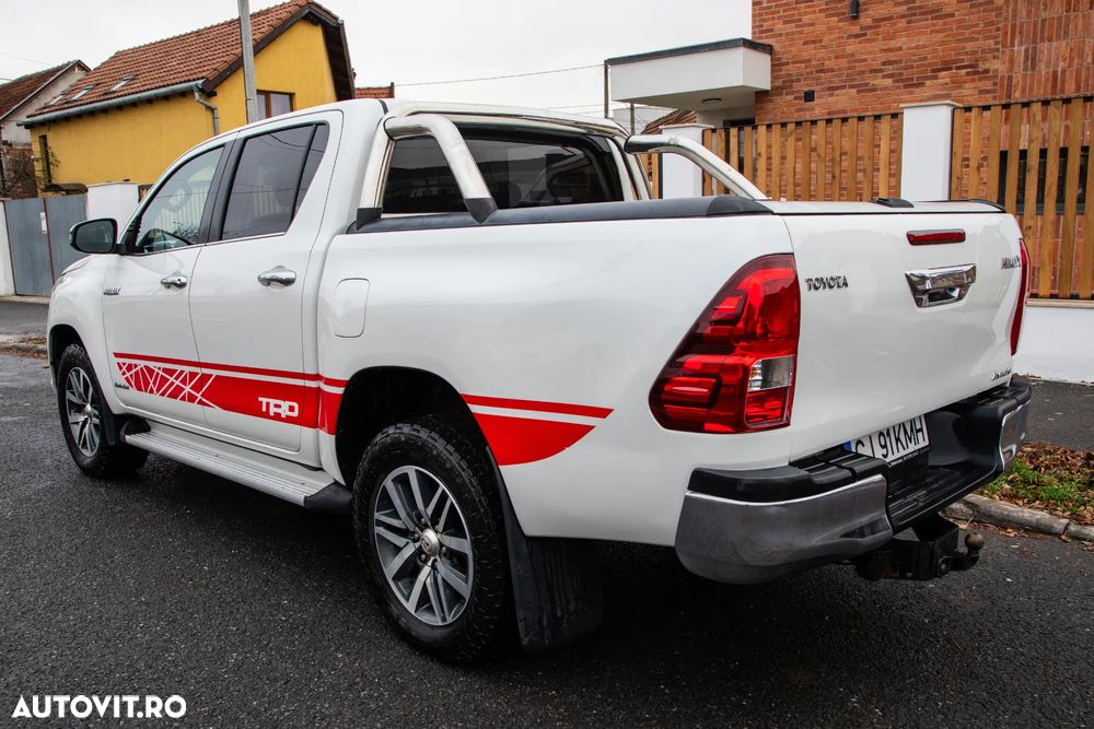 Toyota Hilux 4x4 Double Cab A/T Invincible - 4
