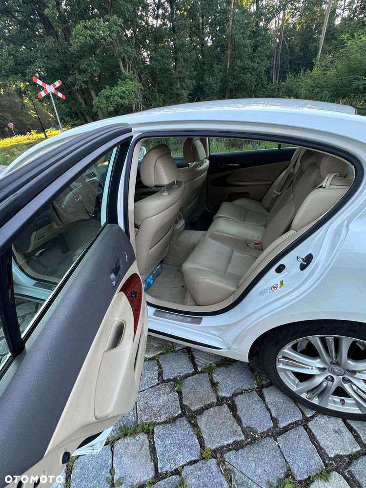 Lexus GS - 10