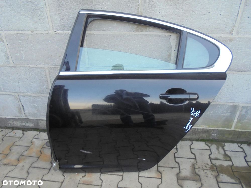 DRZWI LEWY TYŁ JAGUAR XF - 1
