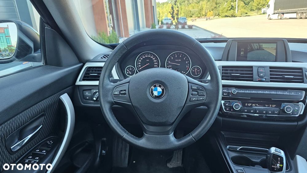 BMW 3GT 320i GPF Business Edition - 13
