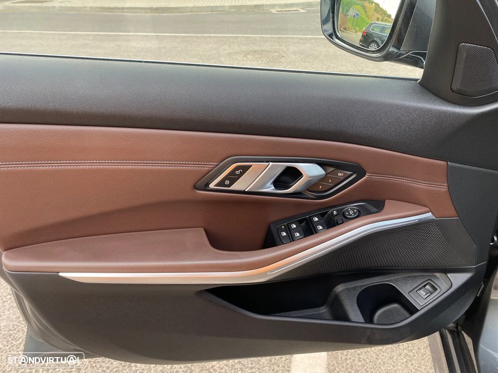 BMW 320 d Line Luxury Auto - 15