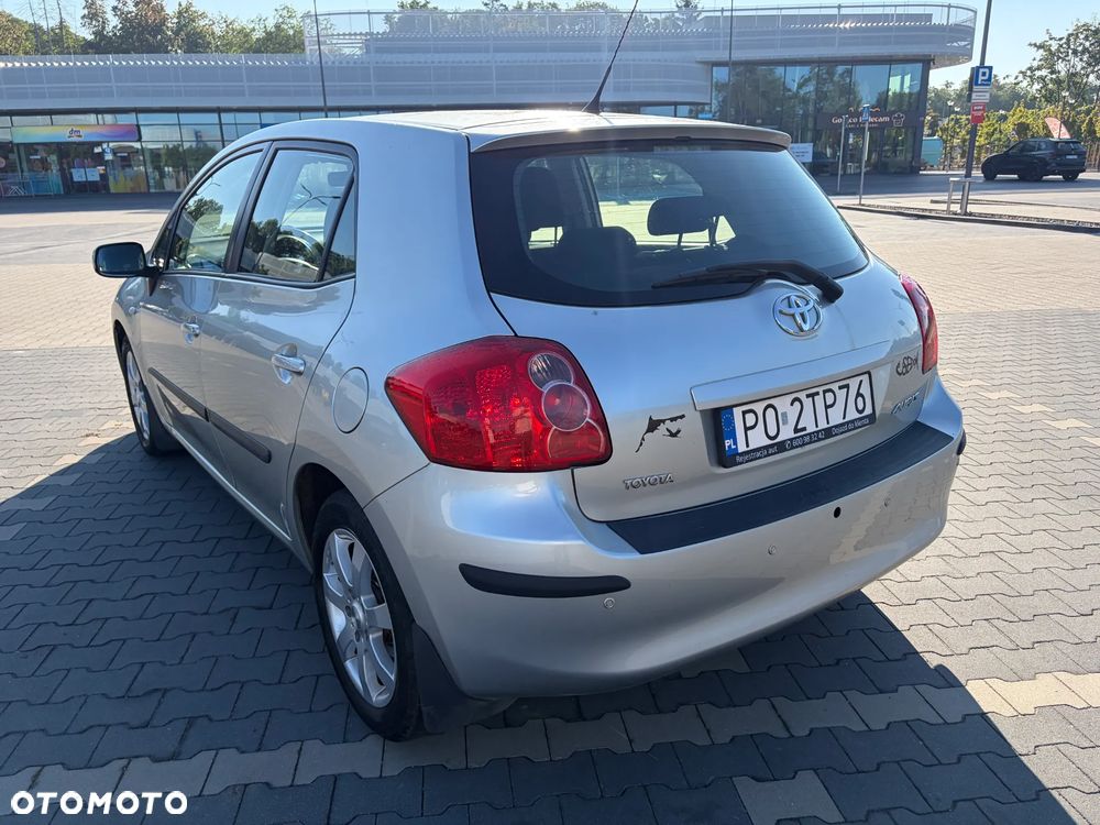 Toyota Auris 1.6 VVT-i Executive - 8