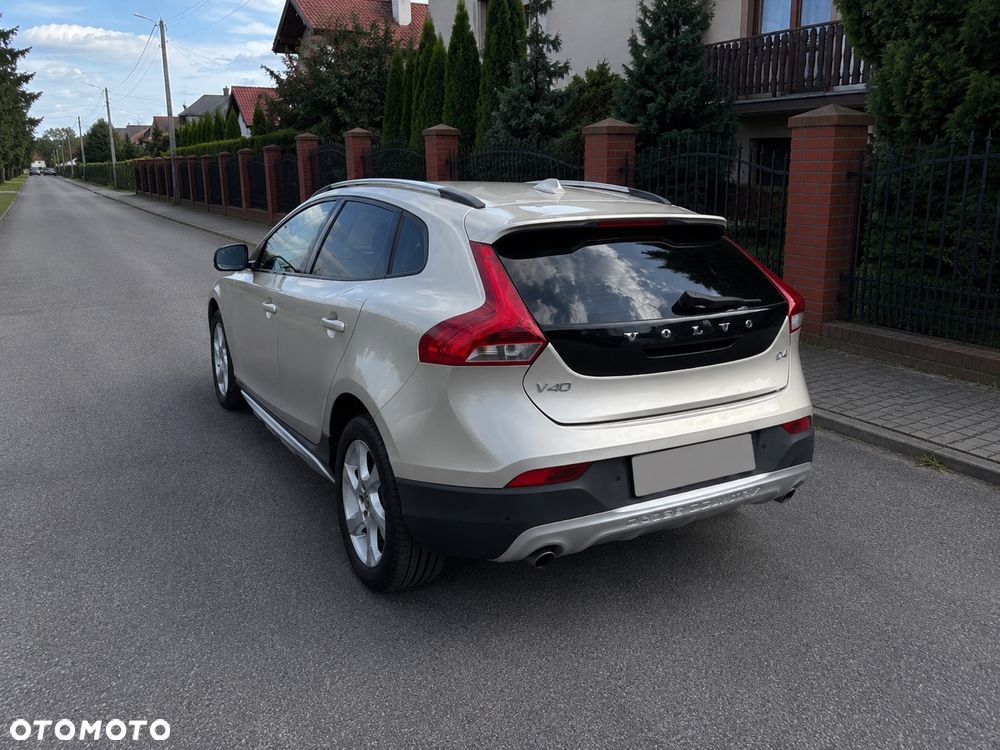 Volvo V40 D4 Geartronic Summum - 4