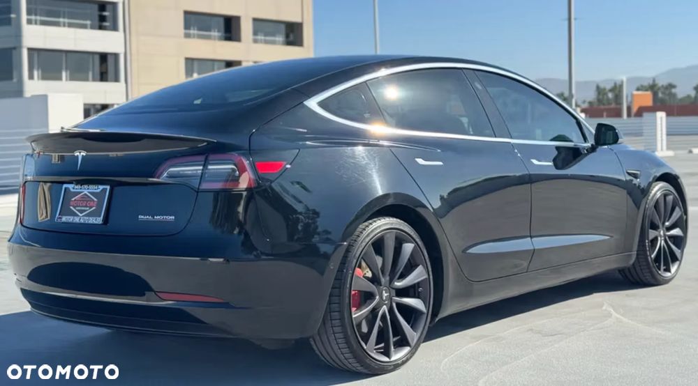 Tesla Model 3 Langstreckenbatterie Allradantrieb Dual Motor Performance - 8