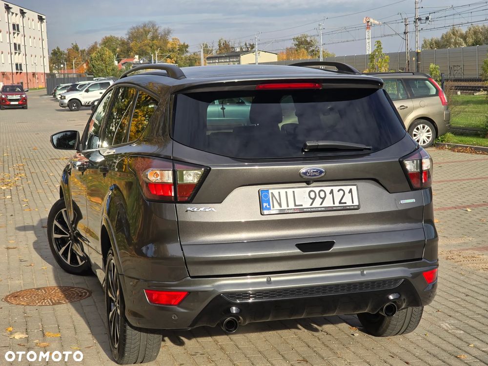 Ford Kuga 1.5 EcoBoost 2x4 ST-Line - 38