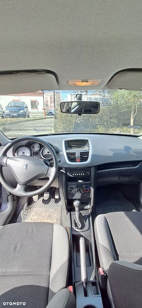 Peugeot 207 - 8