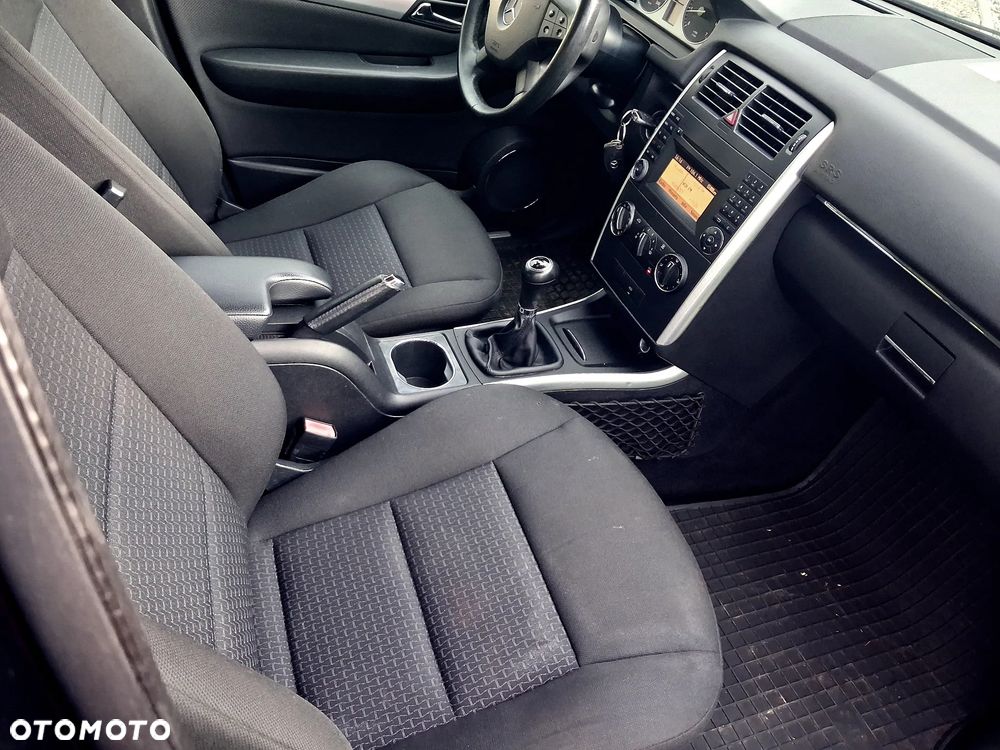 Mercedes-Benz Klasa B 160 BlueEFFICIENCY SPORT EDITION - 26