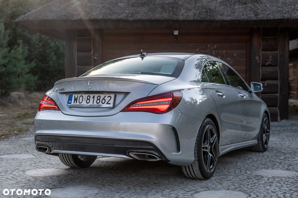 Mercedes-Benz CLA 250 7G-DCT AMG Line - 14