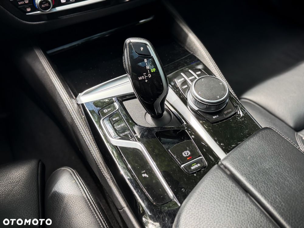 BMW Seria 5 530d xDrive mHEV Luxury Line - 22