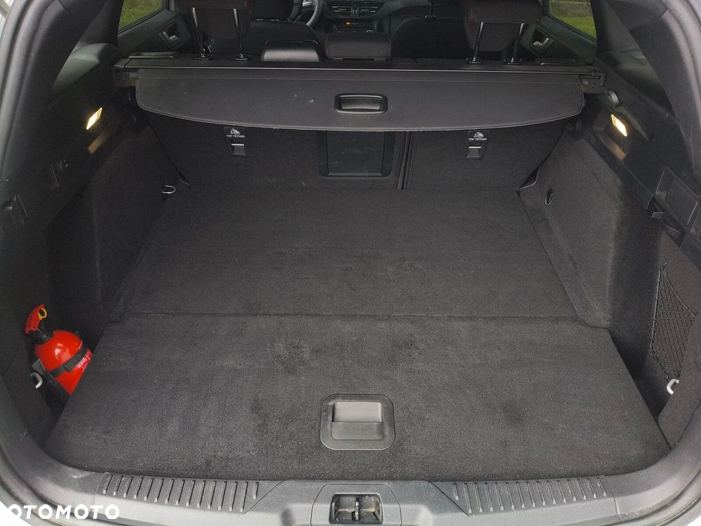 Ford Focus 1.0 EcoBoost mHEV ST-Line X - 28