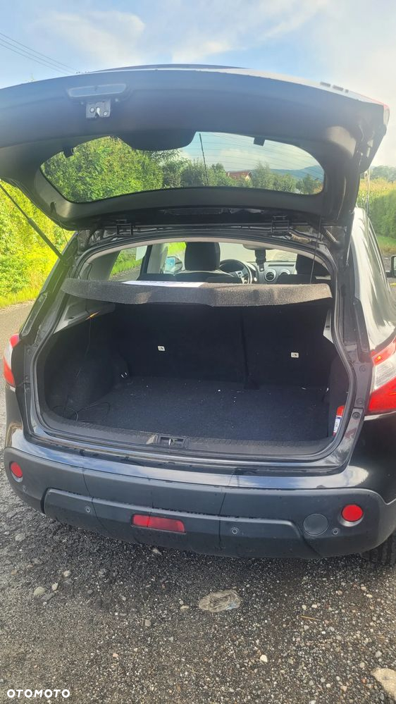 Nissan Qashqai 2.0 dCi DPF 4x4 tekna - 2