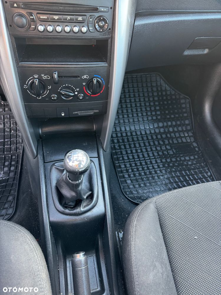 Peugeot 207 1.4 16V Presence - 15
