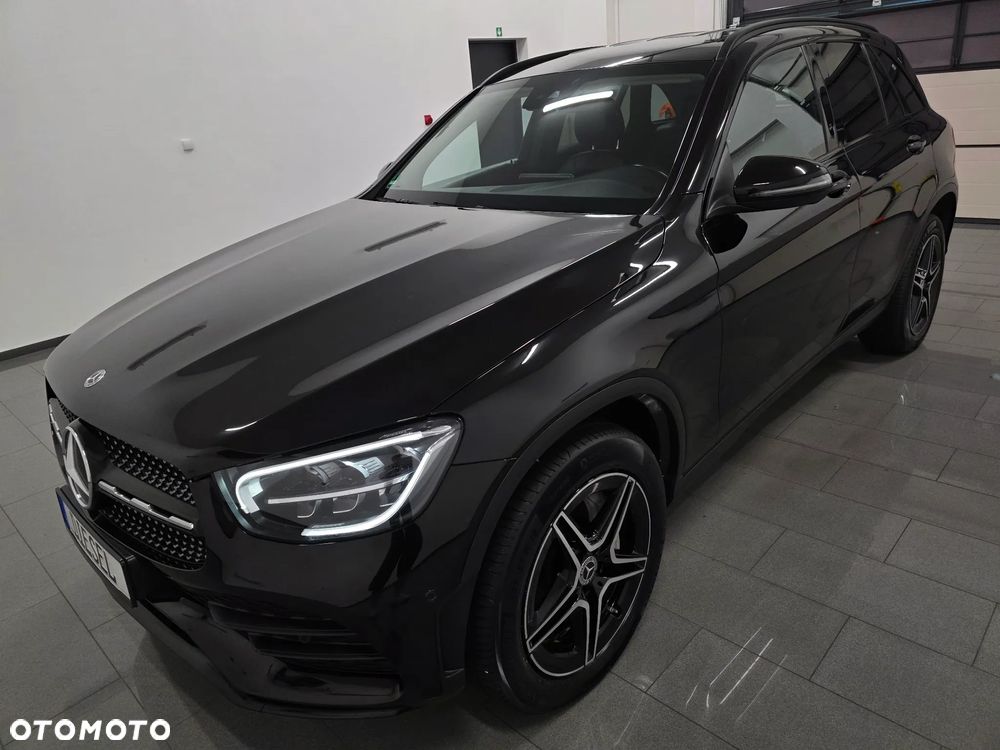 Mercedes-Benz GLC 300 de 4Matic 9G-TRONIC AMG Line Plus - 33