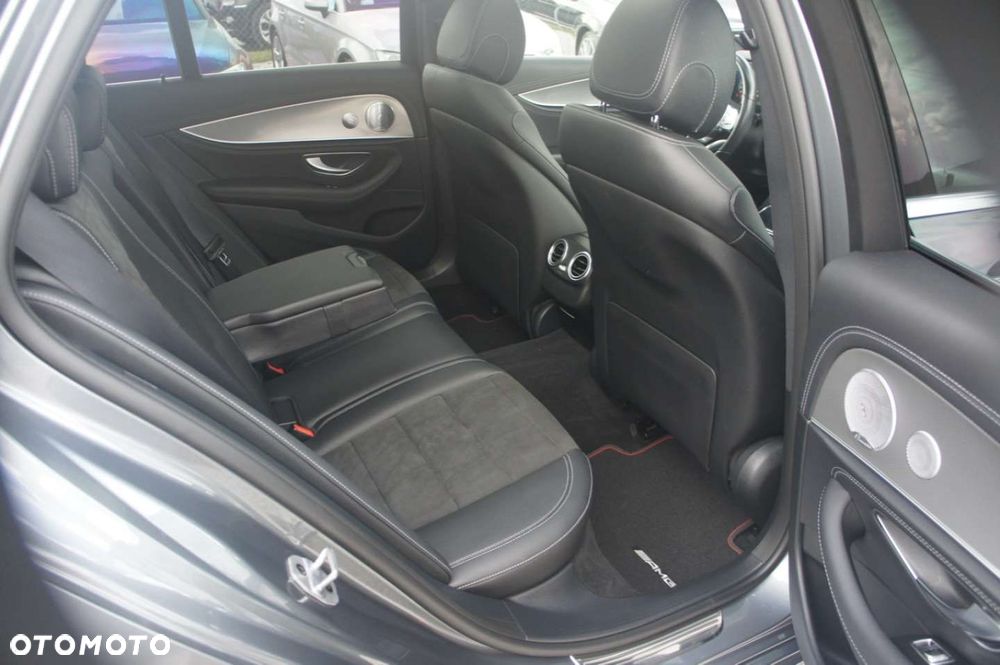 Mercedes-Benz Klasa E - 21