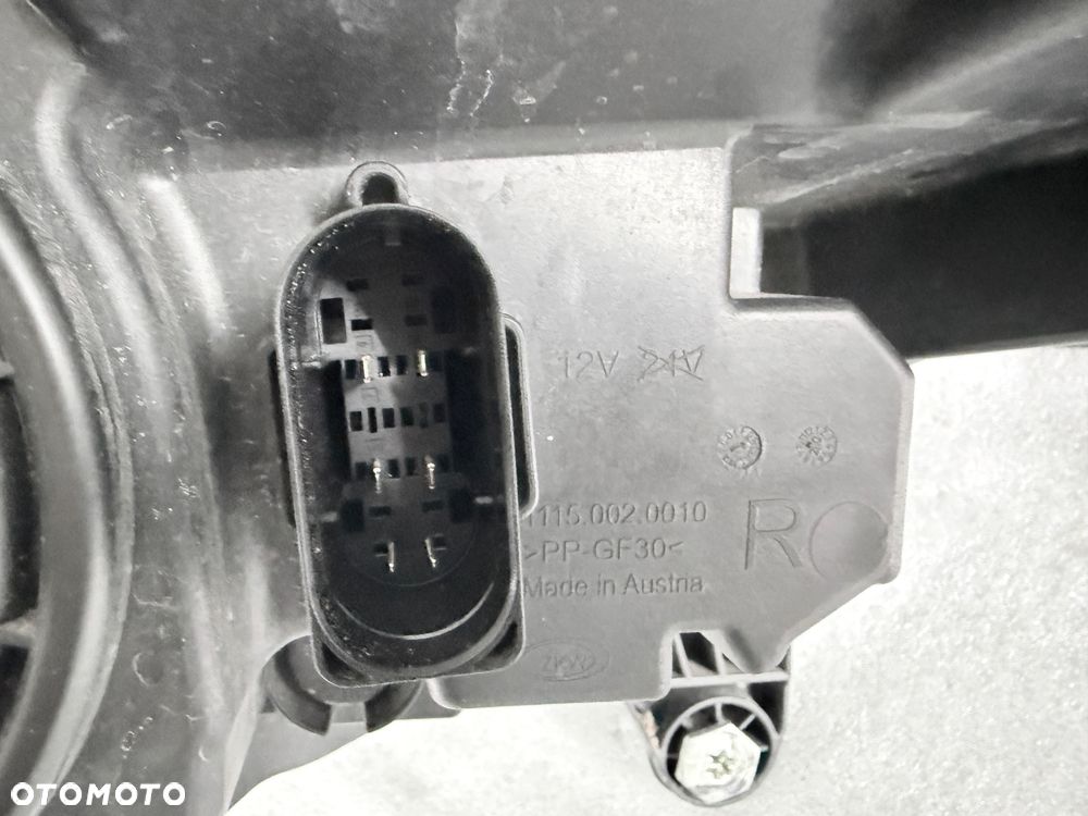 Lampa przednia prawa Mercedes-Benz EQC A293 W293 A2939060201 - 7