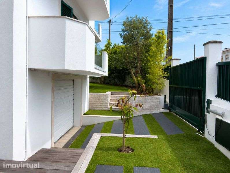 Moradia V4 com Piscina e Jardim em Estoril, Cascais, Lisboa - Grande imagem: 4/12
