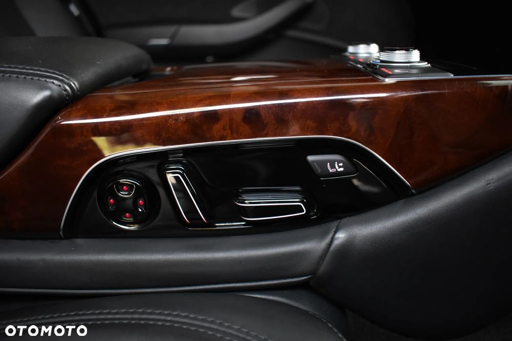 Audi A8 4.2 TDI DPF (clean diesel) quattro tiptronic Lang - 15
