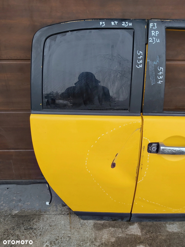 Toyota FJ Cruiser drzwi prawe tylne prawy tył