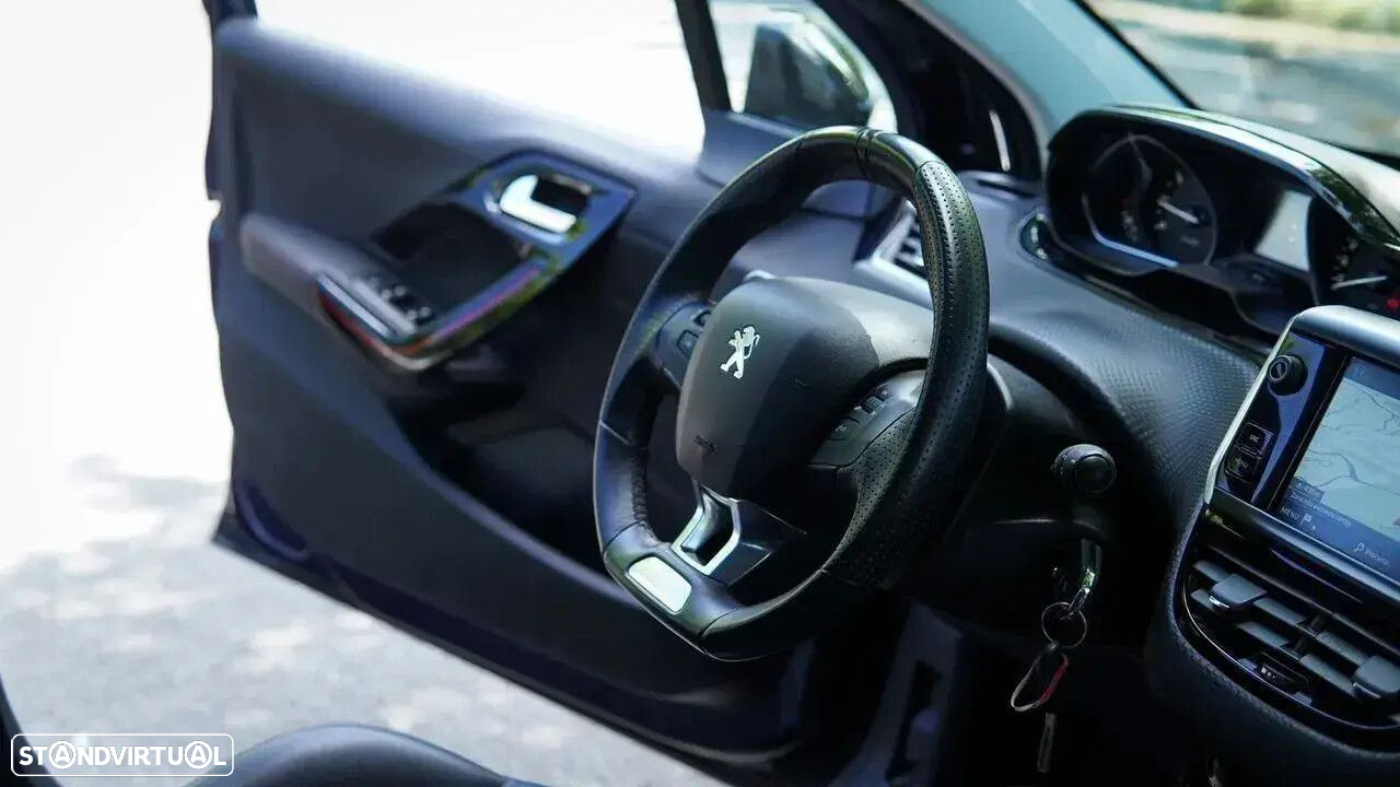 Peugeot 208 1.2 PureTech GT Line - 46