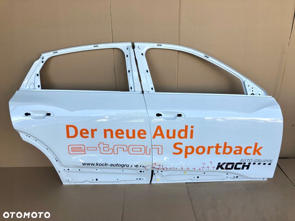 DRZWI PRAWE PRZÓD TYL AUDI 4KE E-TRON 19-