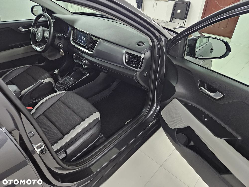 Kia Stonic 1.4 L - 23